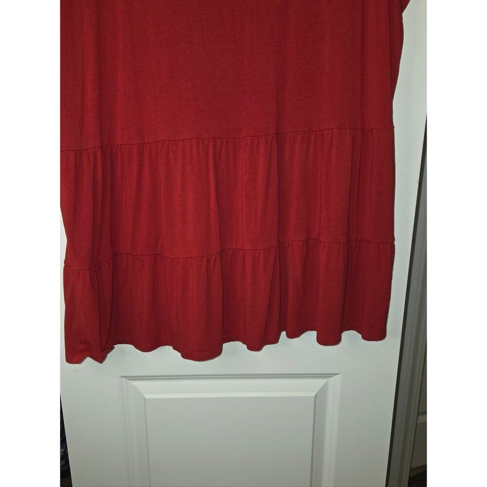 Wonderly Red Tiered Tunic Blouse - Picture 9 of 10